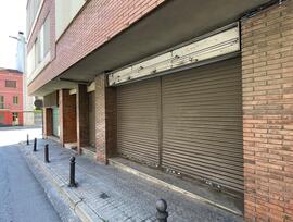 Unidad comercial en Manresa