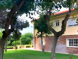 Villa en Villanueva del Pardillo