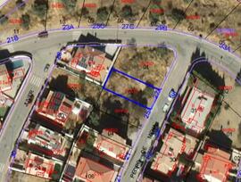 Parcela urbana edificable en Jun