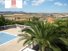 Villa en Don Álvaro