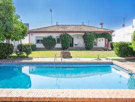 Villa en Dos Hermanas
