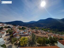 Edificio en Paterna del Madera