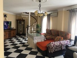 Edificio en Alhaurín de la Torre