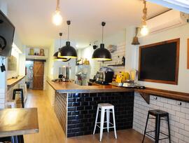 Unidad comercial en San Juan Playa