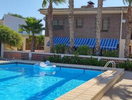 Villa en Elda