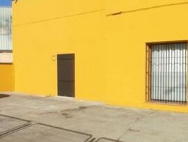 Nave en Dos Hermanas