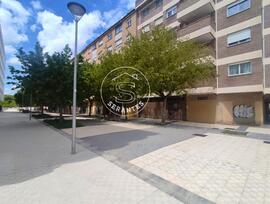 Unidad comercial en Pamplona - Iruña