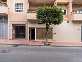 Unidad comercial en El Ejido