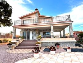 Villa en Valverde (Alicante)