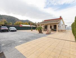 Villa en Torreaguera