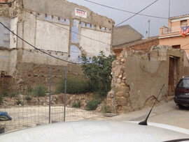 Parcela urbana edificable en Castello de Farfanya