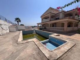 Villa en Montroy