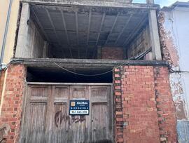 Edificio en Turis