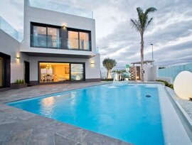 Villa en San Miguel de Salinas