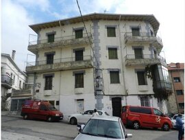 Edificio en Miraflores de la Sierra