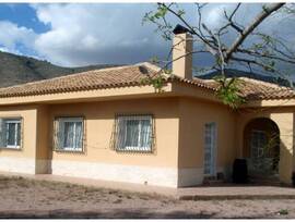 Villa en Hondon de las Nieves