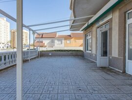 Unidad comercial en La Manga del Mar Menor