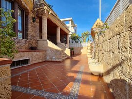 Villa en Roquetas de Mar