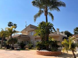 Villa en Elche