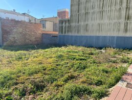 Parcela urbana edificable en L' Aldea