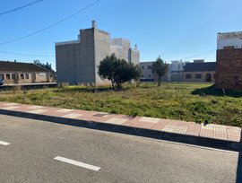 Parcela urbana edificable en L' Aldea