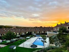 Casa adosada en Valdeolmos - Alalpardo