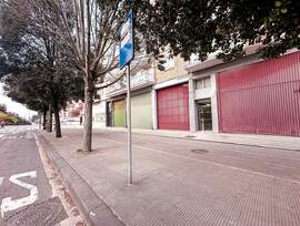 Unidad comercial en Pamplona - Iruña