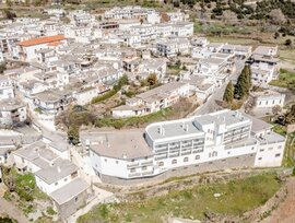 Edificio en Portugos
