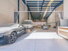 Nave en Vegas del Genil