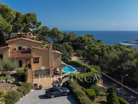 Villa en Tamariu
