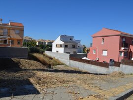 Parcela urbana edificable en Jun