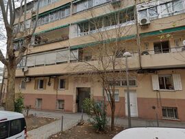 Piso bajo de dos habitaciones, en Madrid excelente ubicación.