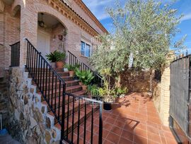Exelente Chalet adosado en Yuncos. Toledo.