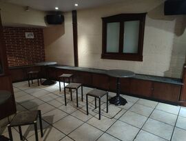 LOCAL EN PLANTA BAJA. IDEAL BAR, SOCIEDAD, OFICINA, OCIO...ETC. OPCIÓN ALQUILER (600 €/MES). REFORMADO. CON DOS BAÑOS, ALMACEN Y ENTREPLANTA.