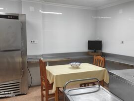 Venta de local, en el centro de la población,instalaciones preparadas para realizar actividad de restauración, totalmente equipado.Licencia de activa