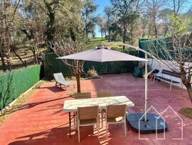 Casa pareada reformada en Cades de Malavella