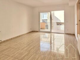 Dúplex con terraza y vistas al lado del mar en Palamós