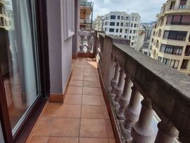 SE ALQUILA PISO POR MESES PARA UNIVERSITARIOS EN GROS