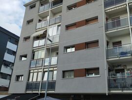 Piso en el Antiguo para Universitarios. Tres habitaciones, sala, cocina y baño