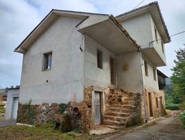 VENTA CASA 3 PLANTAS A REFORMAR.