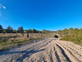 Finca rústica con agua en Penáguila, posibilidad de construir