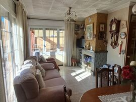 ESPECTACULAR CASA CON NEGOCIO