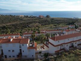 Apartamento a estrenar cerca de la playa, urbanización privada con piscinas