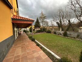 CHALÉ  EN VENTA EN SANT PERE DE TORELLÓ