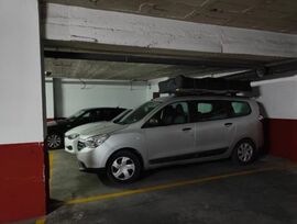 Plaza de garaje a un paso del centro histórico, carrera de capuchinos