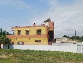 Casa en Almardà a 300 m de la playa con 2 viviendas independientes y gran terraza