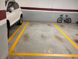 PLAZA DE GARAJE PARA COCHE FAMILIAr -HISPANIDAD-