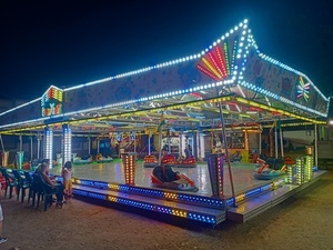 Pista infantil coches de choque 