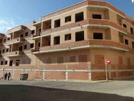 Edificio en Los Montesinos
