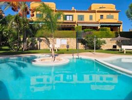 Chalet adosado en venta en Golf Bahía